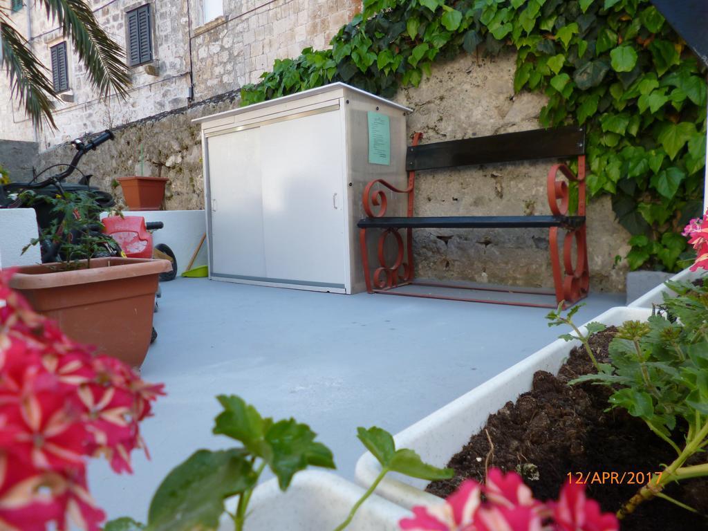 Apartments Haracic Hvar Town Bagian luar foto